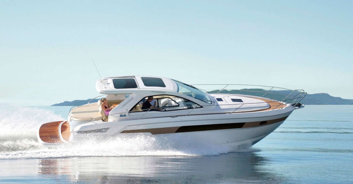 Experience luxury and exclusivity with yacht charter in Ibiza. Sail in dreamlike waters while enjoying a premium service.