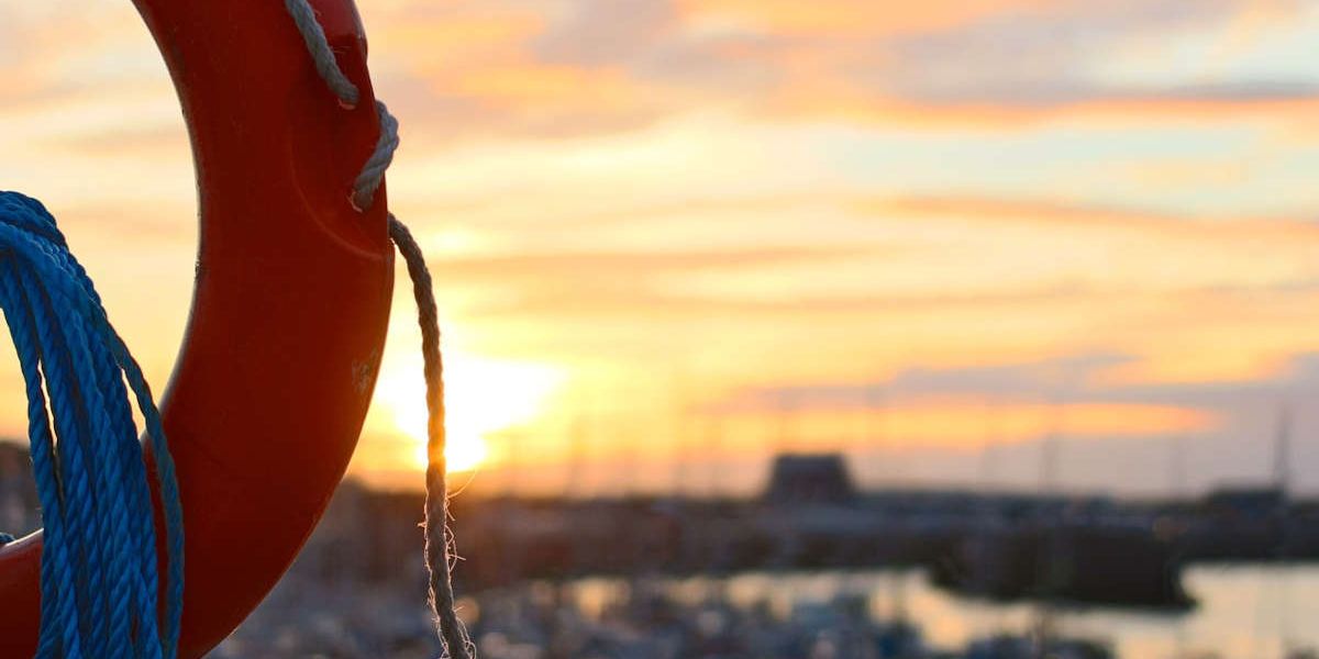 Safety tips for renting a boat in Ibiza: what to do in case of emergency